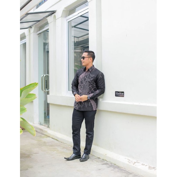 Kemeja Batik Hitam Lengan Panjang Kemeja Batik slim fit Pria Hem Atasan Kemeja Baju Batik Pria Cowok Laki Laki slimfit Full Lapis Furing Kemeja Batik Pria Lengan Panjang Casual Modern