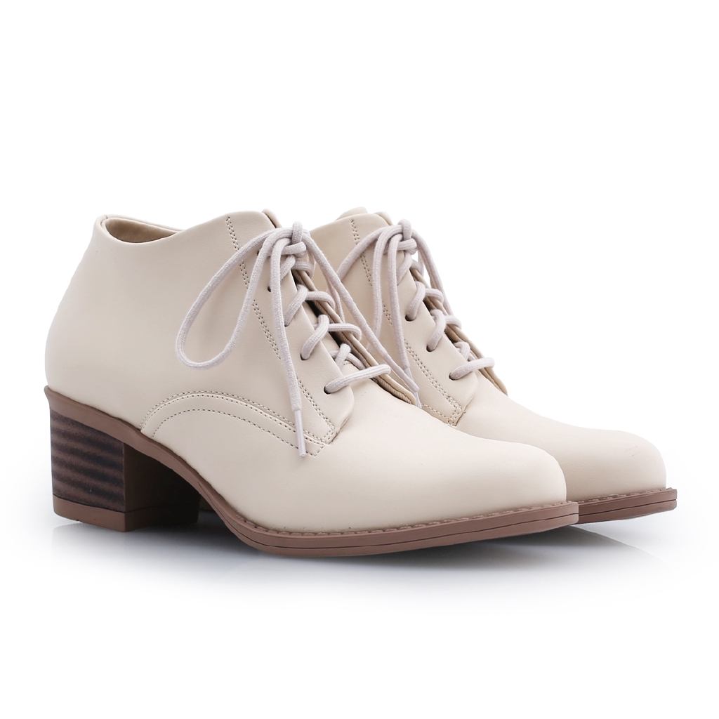 KHK by Khakikakiku Beverly Cream Boots