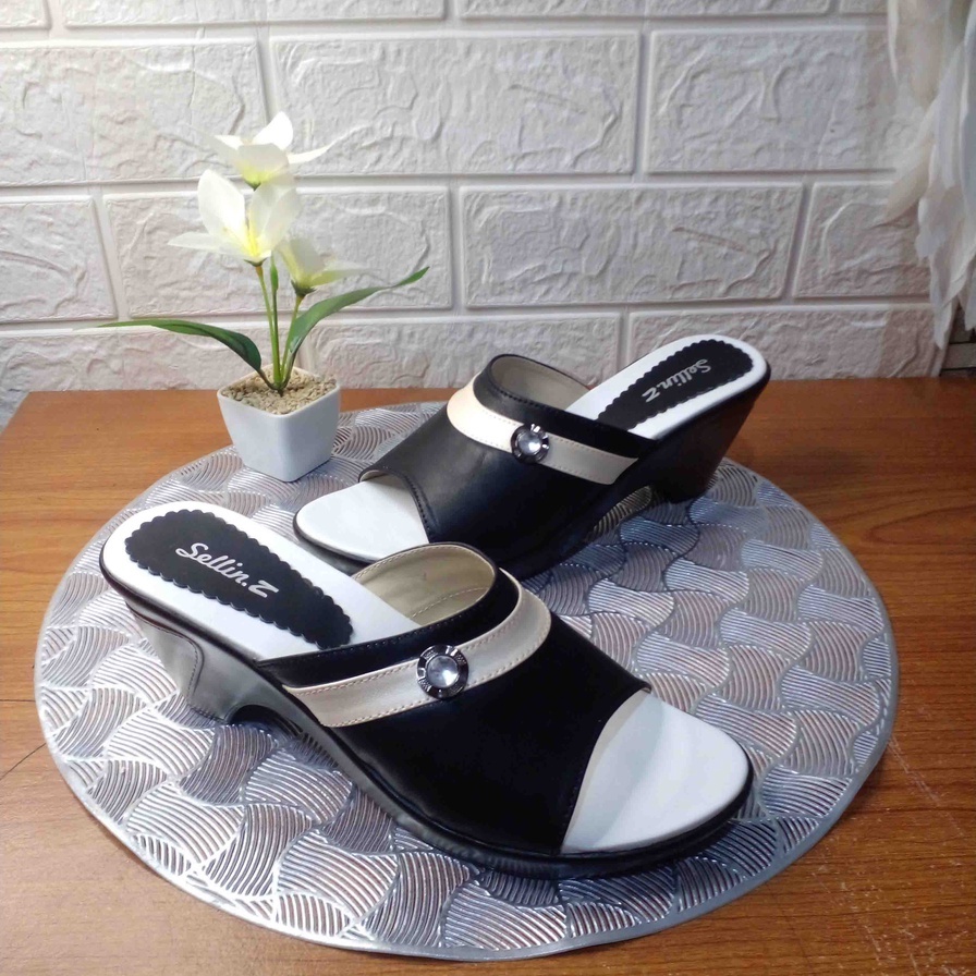 Sendal Wedges Ibu ibu Hak 7cm Kulit - sandal Wedges Kondangan Ibu