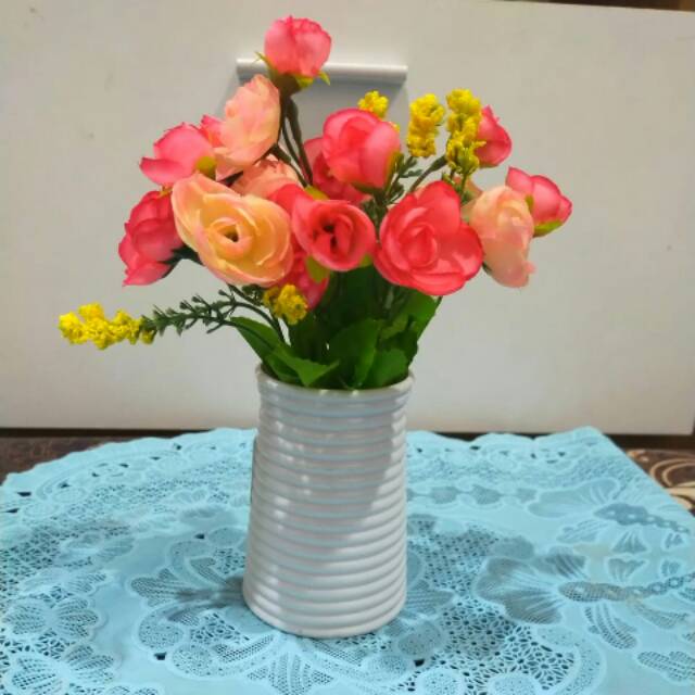 1 set pot dan bunga mawar artificial - hiasan dekorasi rumah