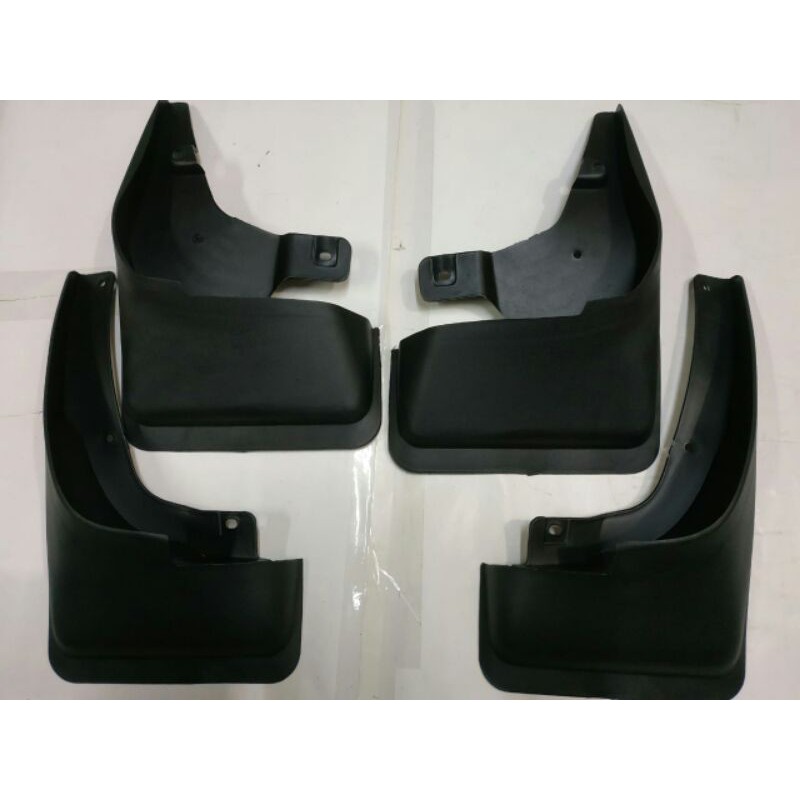 mudguard karpet lumpur Innova lama