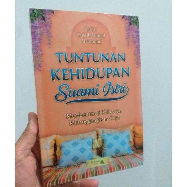 Tuntunan Kehidupan Suami Istri