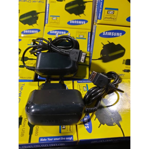 Charger Samsung Corby D880 E1080 E1205 &amp; Charger Samsung Corby S3650 &amp; S5233 C6625