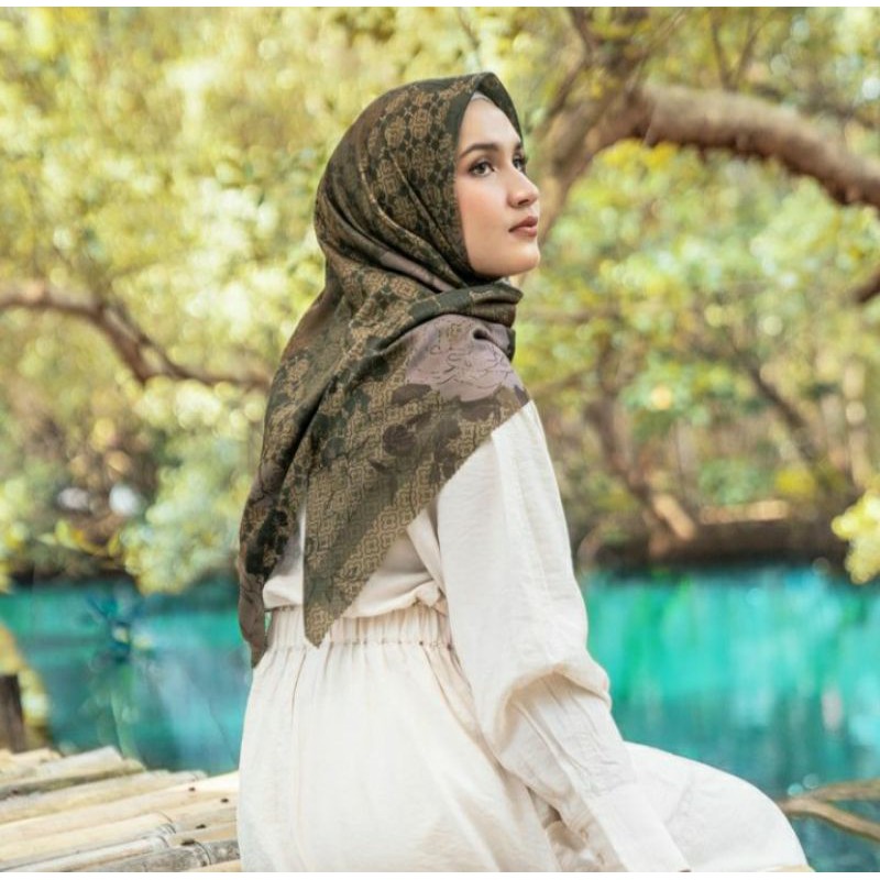 Dayana Scarf by Heaven Lights