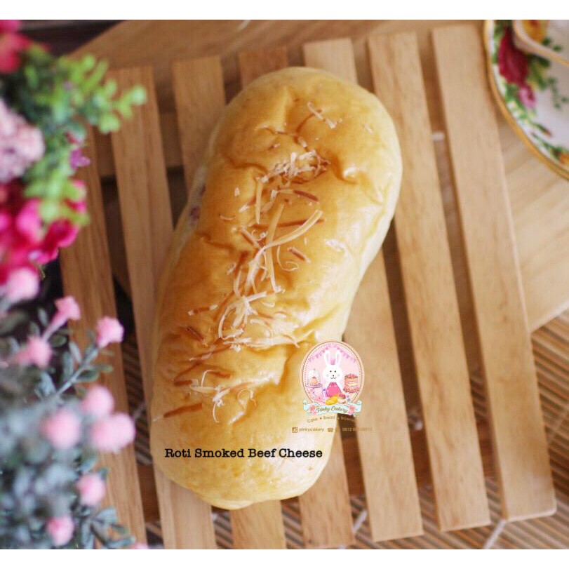 

Roti Smoked Beef Cheese Lembut Enak Pinky Cakery