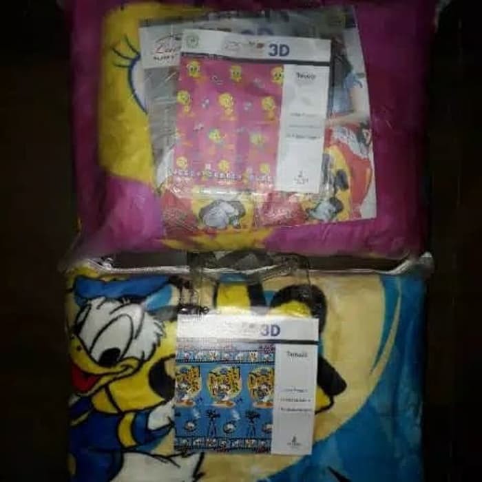 Selimut Lady Rose Karakter cars doraemon mickey tweety