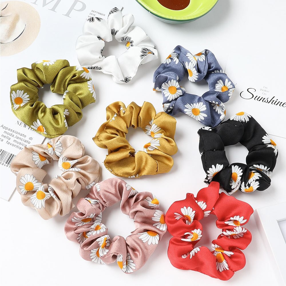 Scrunchie Satin Silk Korea / Ikat Rambut Korea Motif Bunga / Kunciran Rambut Scrunchie Bunga Daisy