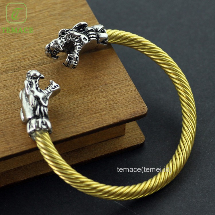 pipi Gelang Pria / Wanita Desain Anime Attack on Titan Shingeki no Kyojin untuk Hadiah Natal