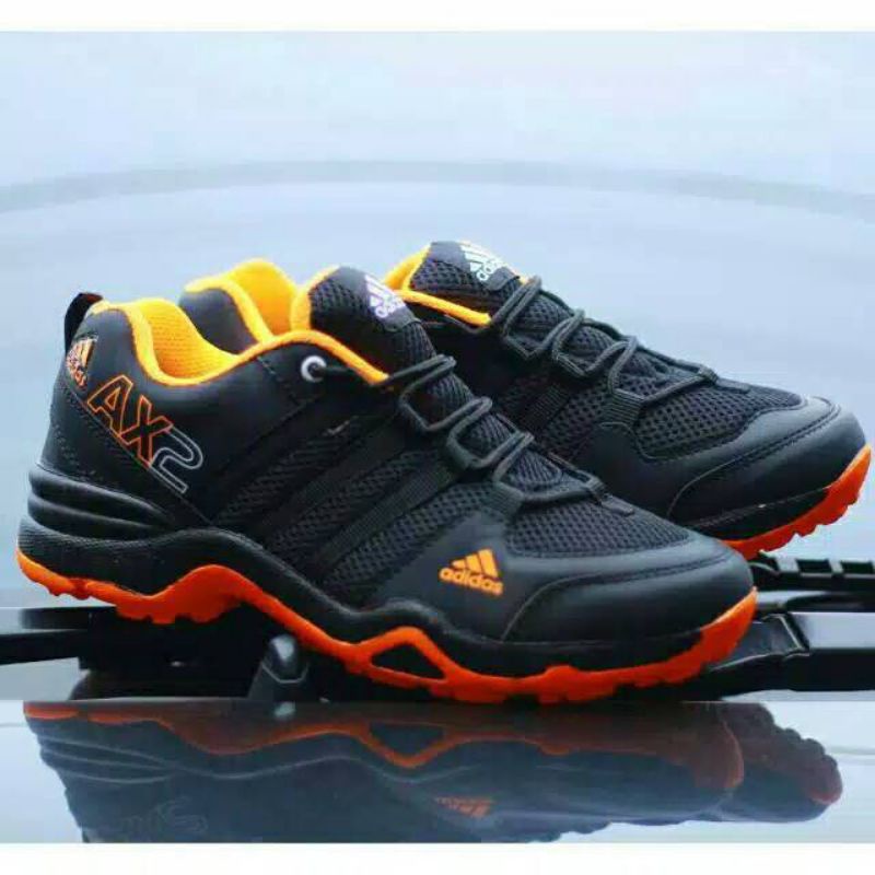 sepatu olahraga adidas ax2 (original) / sepatu lari / sepatu pria