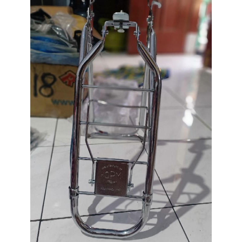 boncengan sepeda. andang sepeda. standar sepeda merk HOPMI. boncengan sepeda onthel.