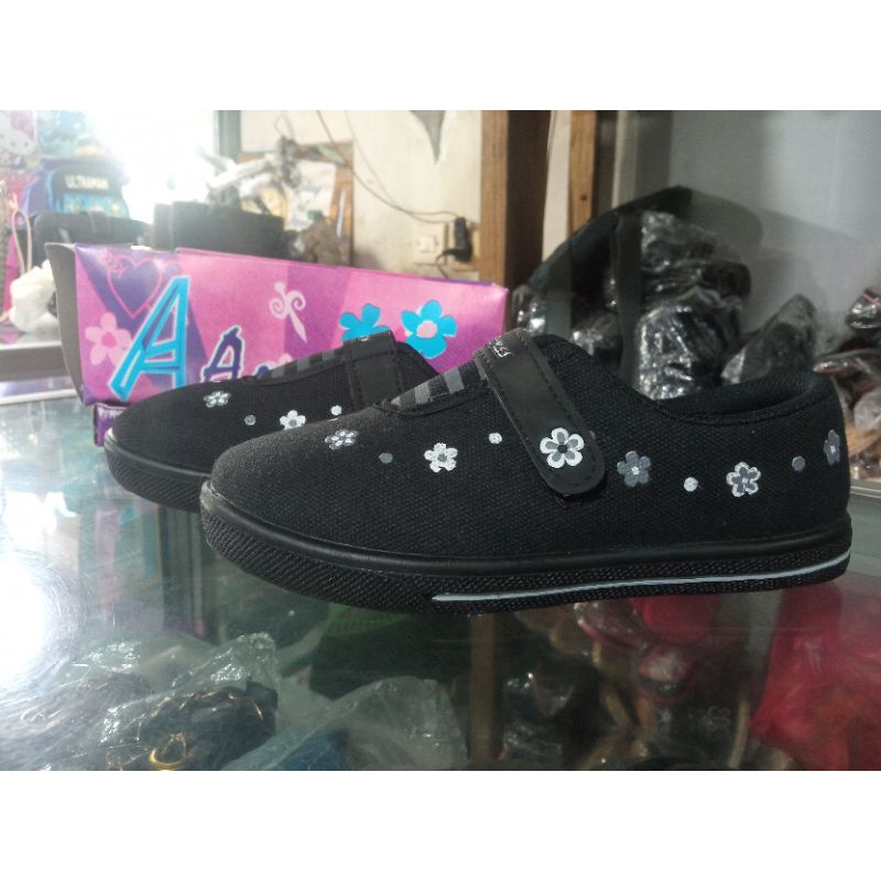 sepatu anak untuk TK/SD cewek