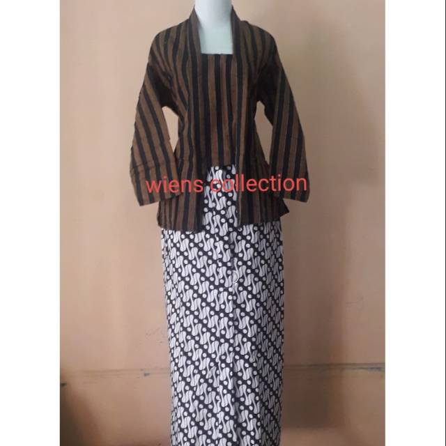 Setelan Surjan Kebaya Lurik dan Jarik Wiru Jarik Instan