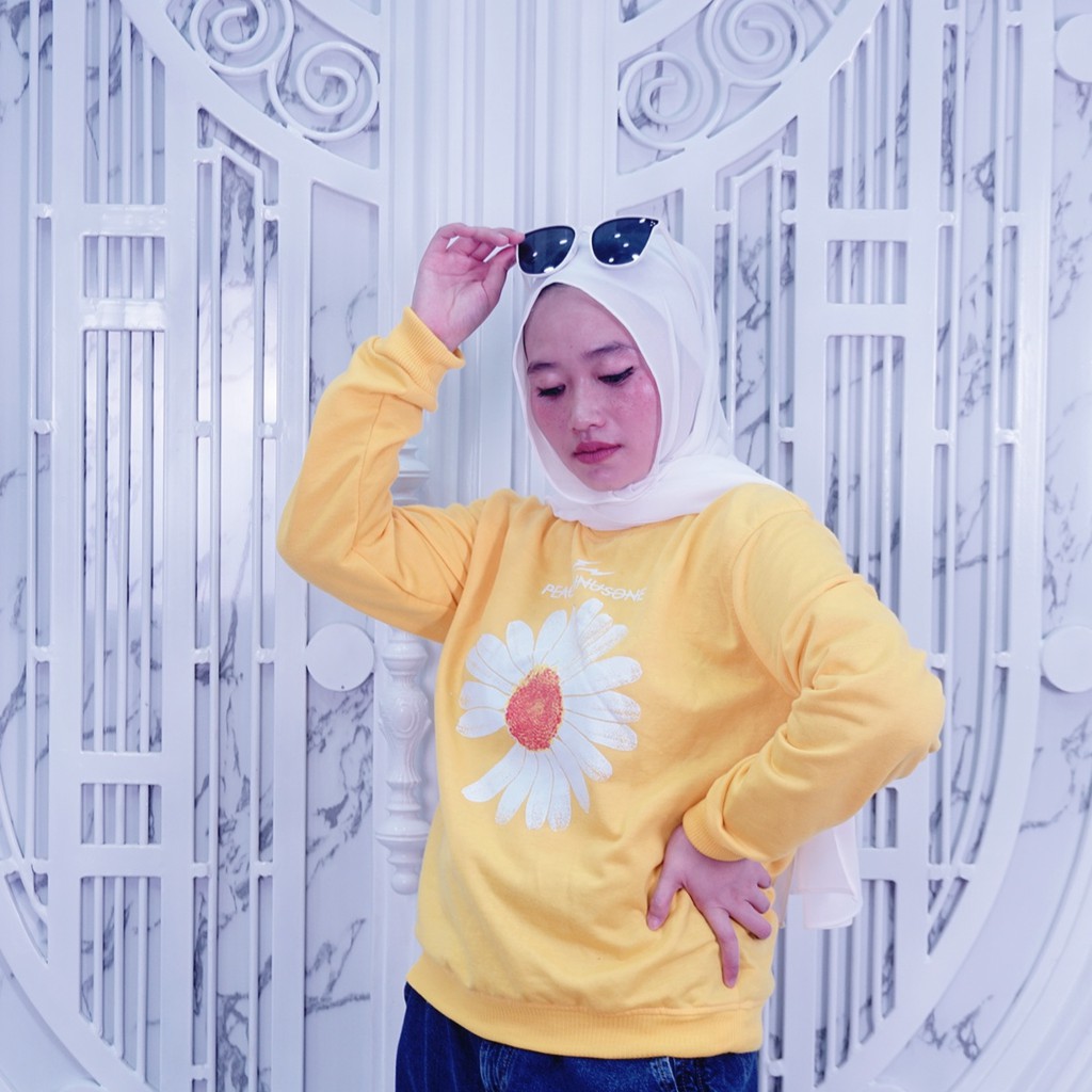 ONE DAISY BIG SUN FLOWER CRAWNECK // SWEATER WANITA TRENDY