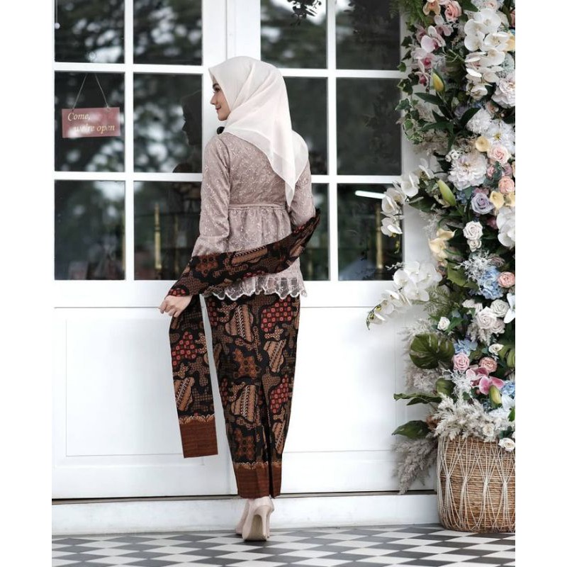 BAJU COUPLE KEBAYA BROKAT KONDANGAN TUNANGAN KAPEL AKITA WIDBATIK UWIKBATIK