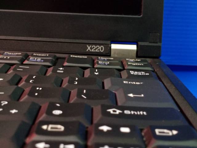 Lenovo thinkpad x220 ,, Laptop SEKEN bandel ,, mulus banget ,, core i5/i7 4GB 320GB  OBRAL dan MURAH-2