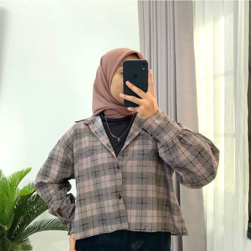 KEMEJA CROP KOTAK KOTAK OVERSIZE KEMEJA WANITA MOTIF TARTAN OVERSIZE KEMEJA CROP TARTAN LENGAN BALON