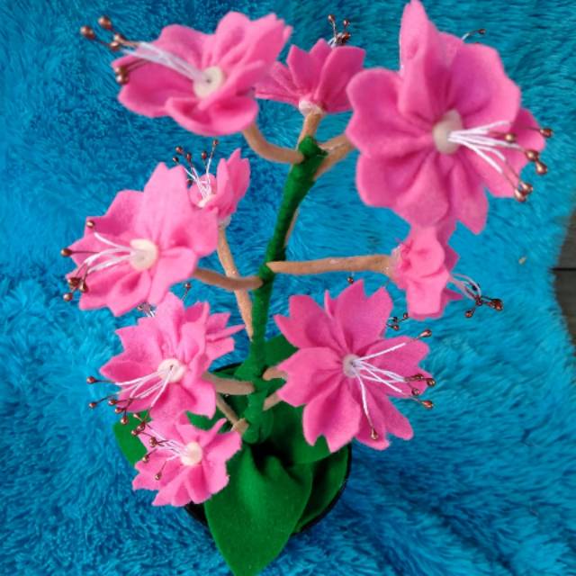 Bunga hiasan ruang tamu