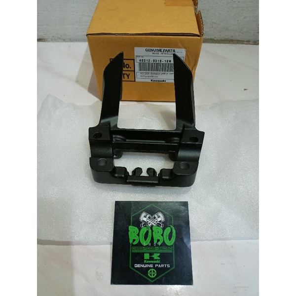 raiser atas penjepit stang stir ER6 ER6N original