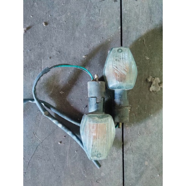 lampu sen depan original Tiger Revo