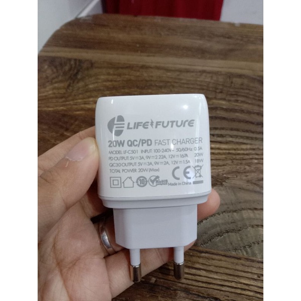 CHARGER ORIGINAL LIFE FUTURE LF-C501 20W QC 3.1A /PD FAST CHARGING