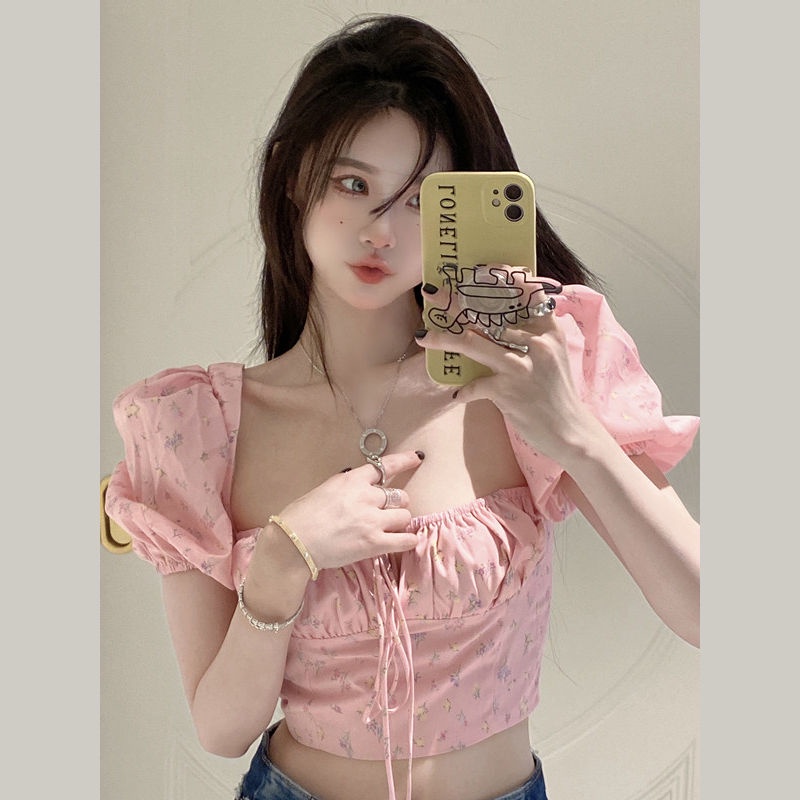 Red wanita French Floral Shirt Pakaian Wanita Desain Kecil Persegi Leher Puff Lengan Atasan 2022 Musim Semi Baru Kemeja Lengan Pendek