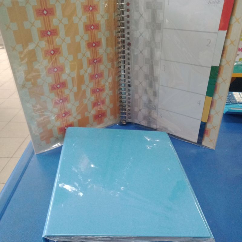 

Multiring Binder B5 26 Ring Bantex Batik Series