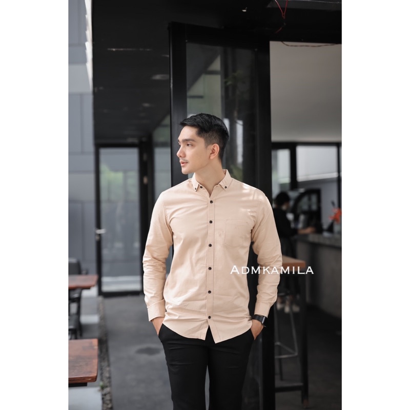 Kemeja pria polos slimfit kasual basic HeM lengan panjang krem