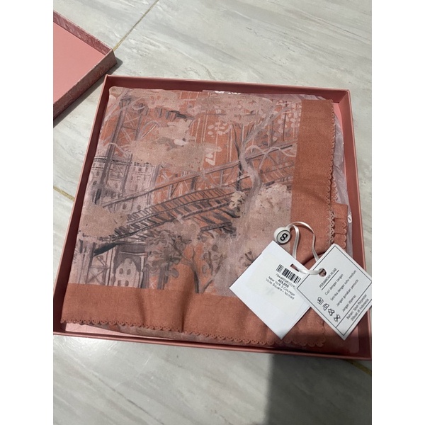 Buttonscarves New York 3 Nomad