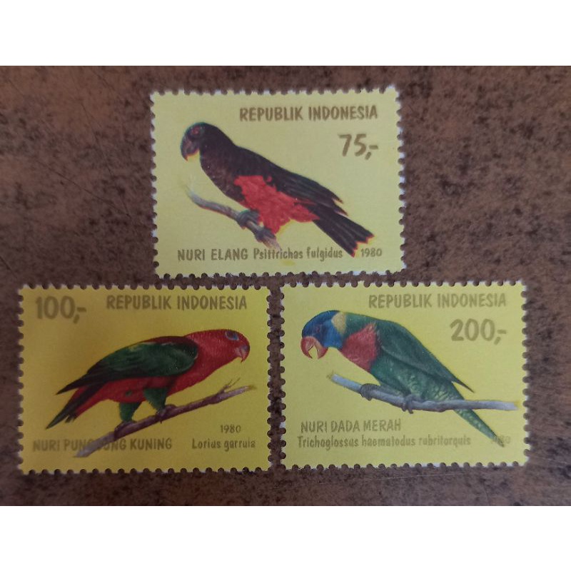 

I-249 Prangko Perangko Indonesia Seri Burung Nuri 1980