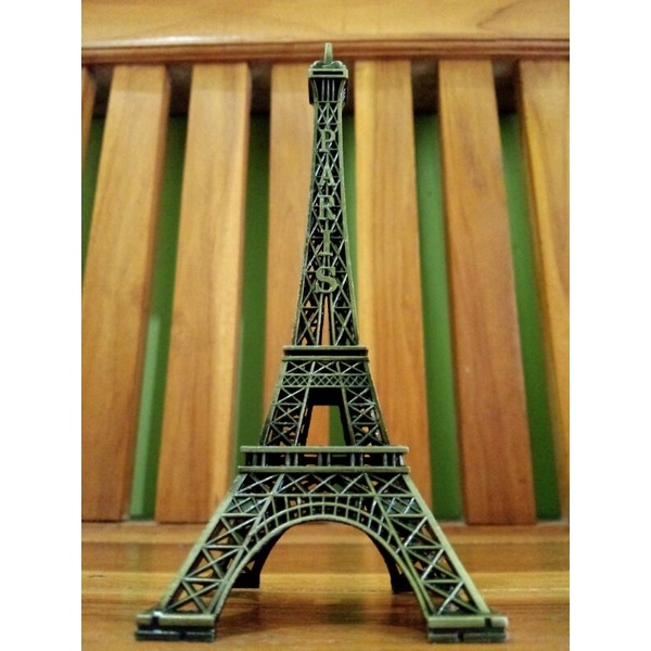 Miniatur Menara Eiffel
