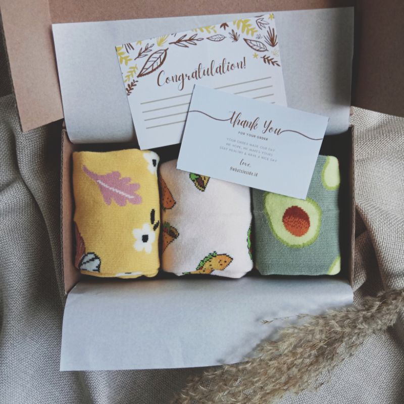 

Kaos Kaki | Gift Box | Hampers | Kado | Hadiah