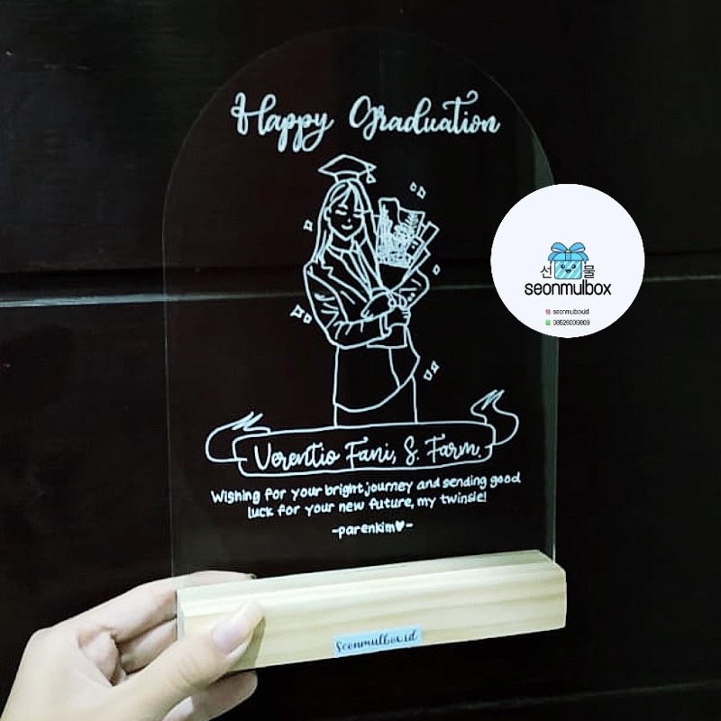 

HAMPERS GIFT BOX CUSTOM AKRILIK ACRYLIC HADIAH KADO WISUDA ULANG TAHUN ANNIVERSARY DOME KUBAH 15x21 CM