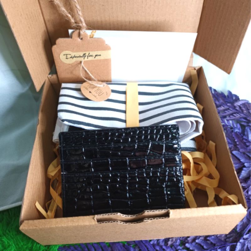 

GIFT BOX S4 - Hadiah Ulangtahun - Wedding - Dll