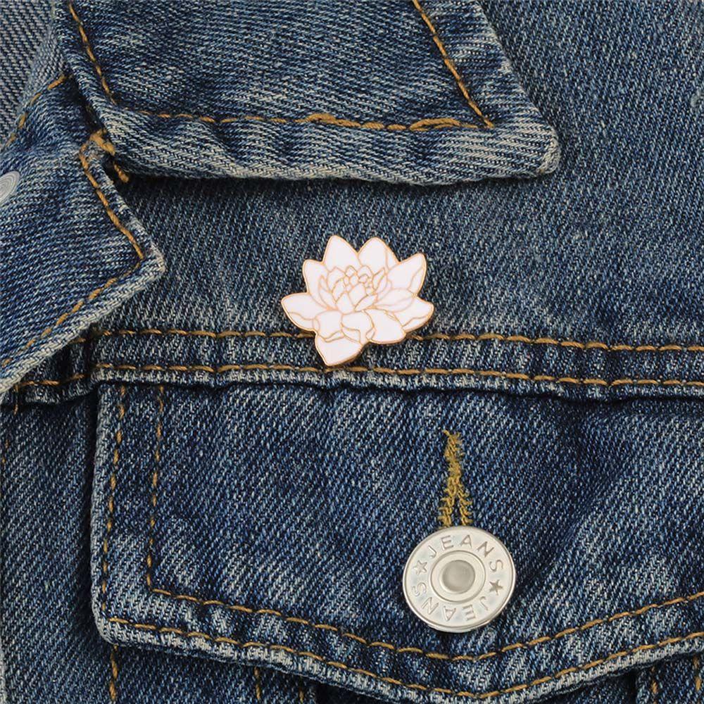 Mxbeauty Bunga Teratai Bros Hadiah Untuk Wanita Pria Hadiah Untuk Anak-Anak Perhiasan Aksesoris Floral Tanaman Travel Commemorative Lapel Pin Lencana Pin Enamel Pin