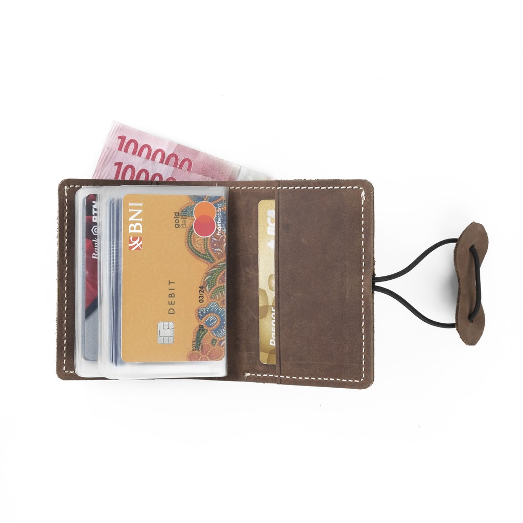 Invincible Dompet Kartu Pria Lipat Dua 26 Slot Kartu Kulit Asli