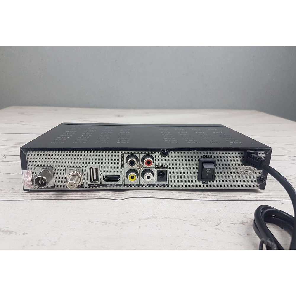 MPEG4 DVB-T2 TV TUNER DIGITAL USB PLAYER / RECORDER