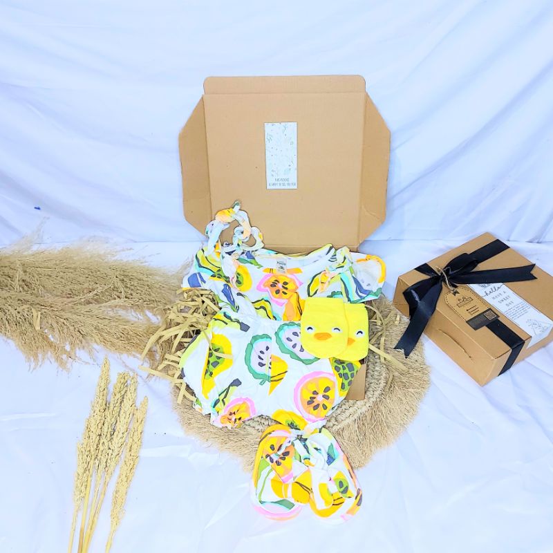 KADO BAYI | HAMPERS BAYI | JUMPER BAYI | JUMPSUIT BAYI | DRESS BAYI PEREMPUAN | BAJU BAYI LAKI LAKI | HAMPERS BAYI NEWBORN | HAMPERS BABY BOY | HAMPERS BABY GIRL | SETELAN ANAK LAKI LAKI | SETELAN ANAK PEREMPUAN | BABY GIFT | PARCEL NEWBORN | KADO LAHIRAN-cute fruit + sandal