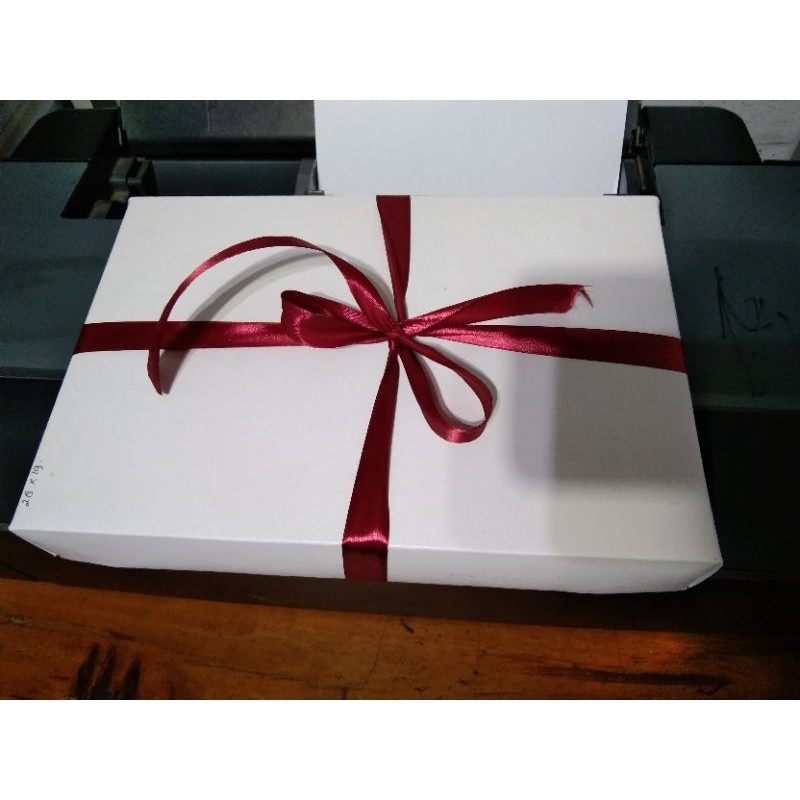 

BOX PACKAGING BAJU/HAMPERS