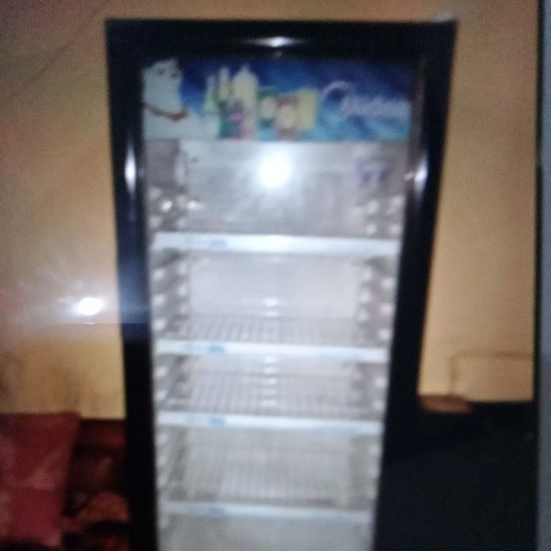 showcase midea murah