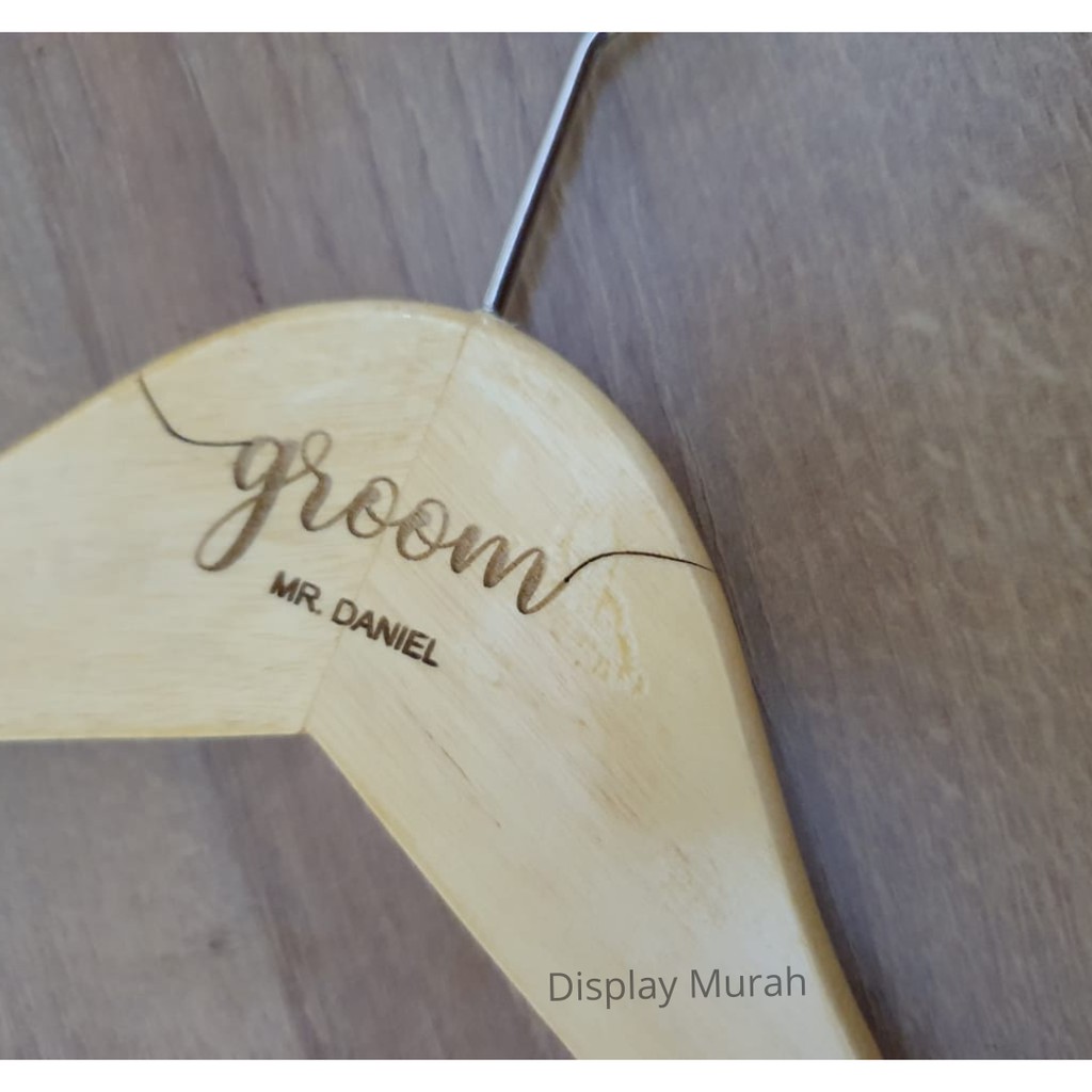 Gantungan baju kayu/Hanger Kayu Natural Dewasa Bisa Custom Logo Grafir Laser- BH