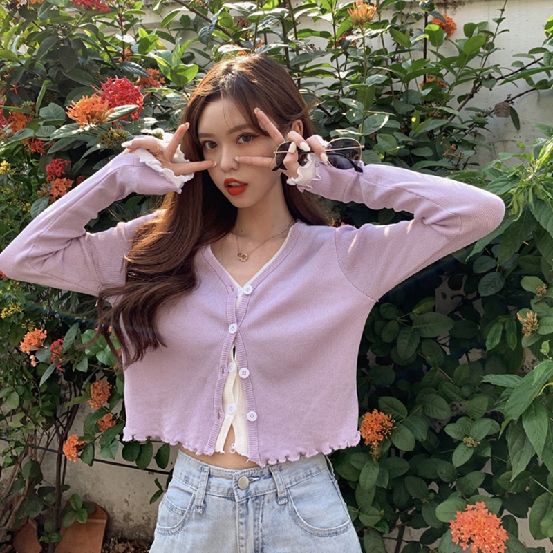 Cardigan Pendek Model V neck Kancing Satu Baris Bahan Cardigan Pendek Model V neck Kancing Satu Baris Bahan