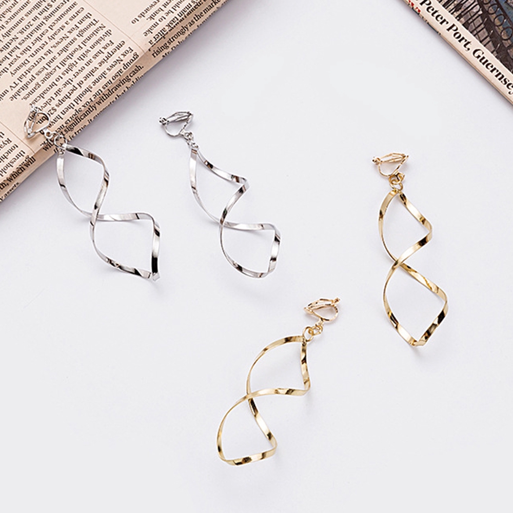 Anting Klip Tanpa Tindik Bentuk Geometri Warna Emas / Silver Untuk Wanita