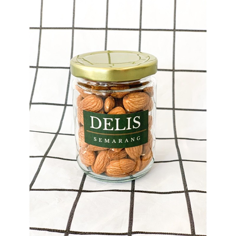 

Kacang Almond