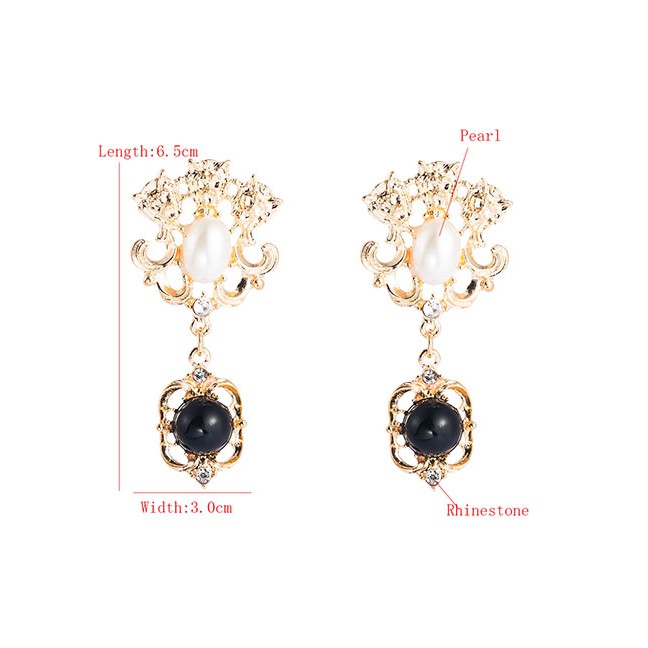 LRC Anting Tusuk Fashion Pearl Flower Pierced Earrings With Diamonds D94376