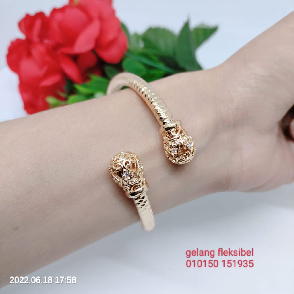 Gelang Tangan Fleksibel Bangle Wanita Titanium Xuping Perhiasan Aksesoris Fashion Lapis Emas Anti Karat