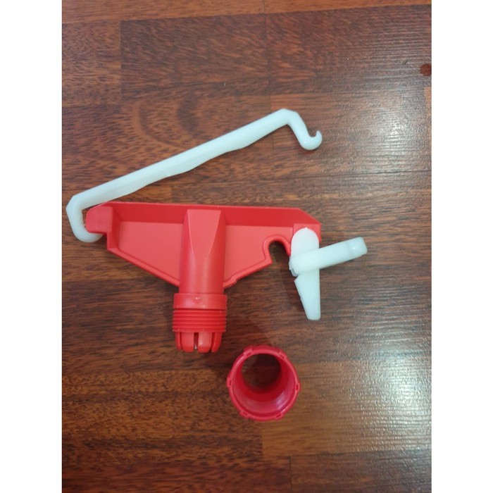 Plastic Mop Holder Merah