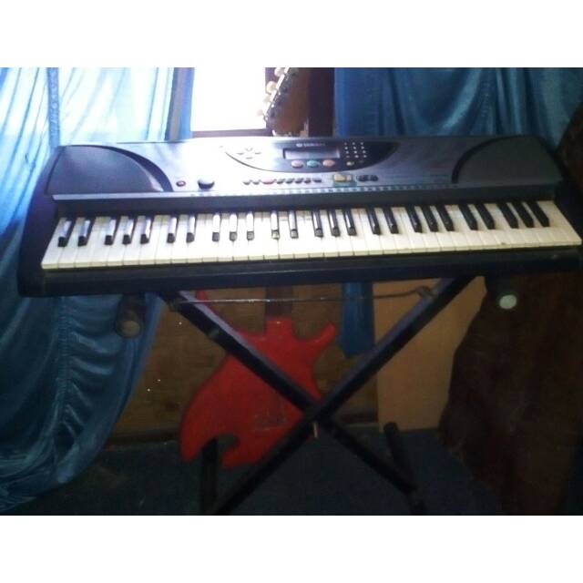 Keyboard yamaha PSR-240