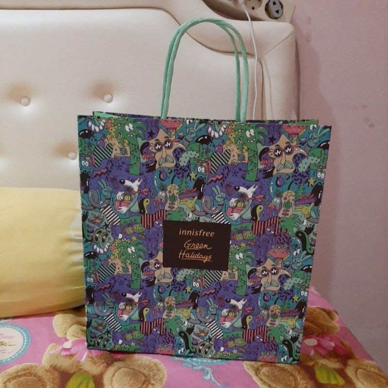 

paperbag innisfree green holidays limited edition