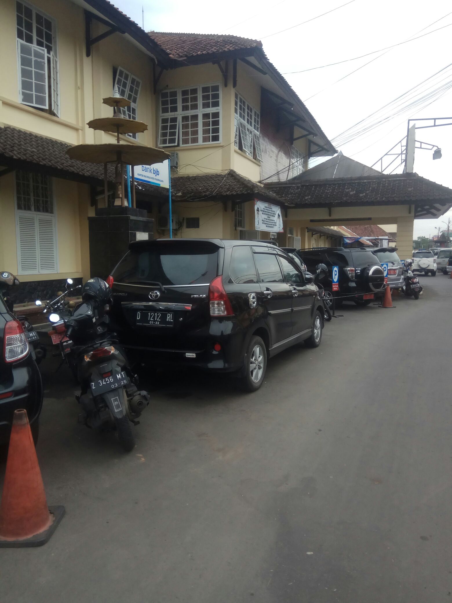 Etalase Kaca 1 Meter (khusus Bogor)