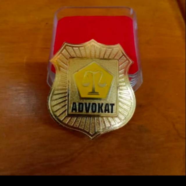 Pin /lencana advokat /Pengacara
